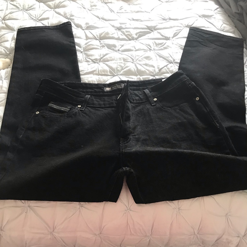 Levi’s mid rise skinny jeans